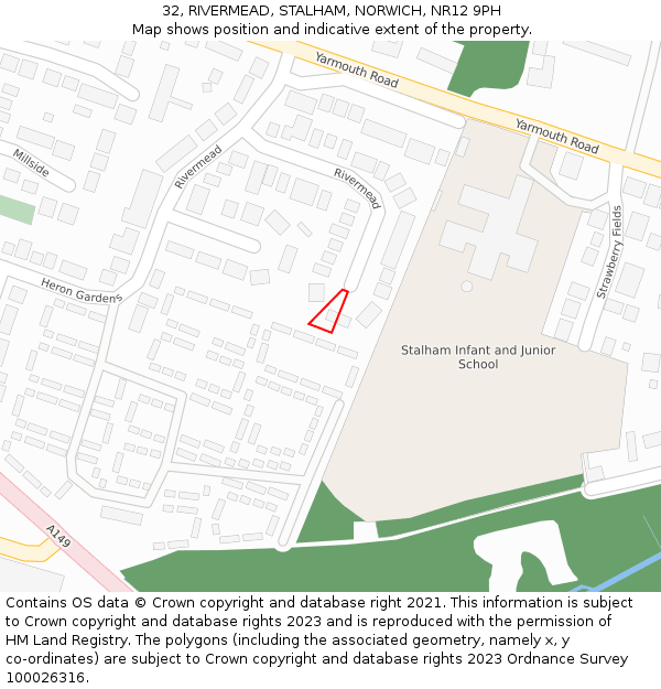 32, RIVERMEAD, STALHAM, NORWICH, NR12 9PH: Location map and indicative extent of plot