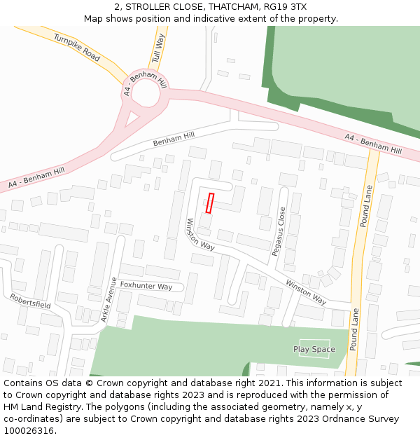 2, STROLLER CLOSE, THATCHAM, RG19 3TX: Location map and indicative extent of plot