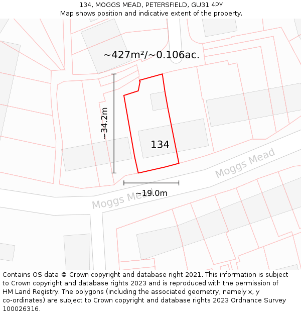 134, MOGGS MEAD, PETERSFIELD, GU31 4PY: Plot and title map