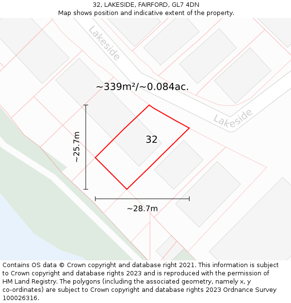 32, LAKESIDE, FAIRFORD, GL7 4DN: Plot and title map
