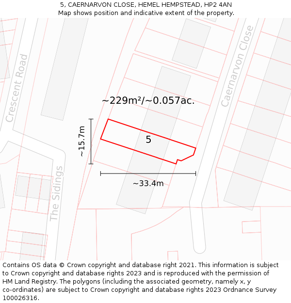 5, CAERNARVON CLOSE, HEMEL HEMPSTEAD, HP2 4AN: Plot and title map