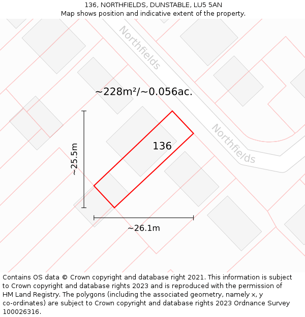 136, NORTHFIELDS, DUNSTABLE, LU5 5AN: Plot and title map