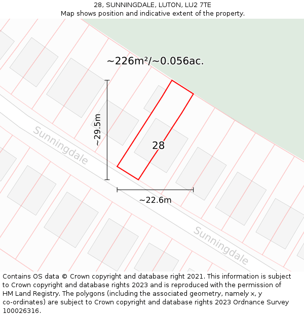 28, SUNNINGDALE, LUTON, LU2 7TE: Plot and title map