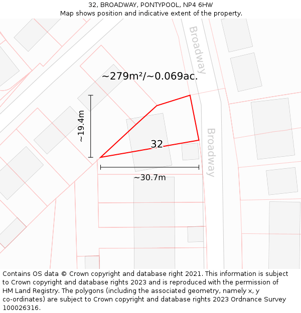 32, BROADWAY, PONTYPOOL, NP4 6HW: Plot and title map