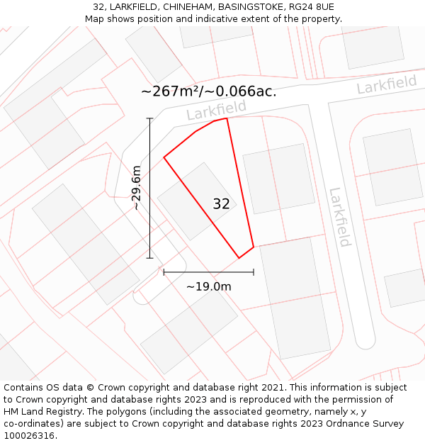 32, LARKFIELD, CHINEHAM, BASINGSTOKE, RG24 8UE: Plot and title map