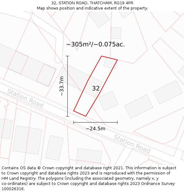 32, STATION ROAD, THATCHAM, RG19 4PR: Plot and title map