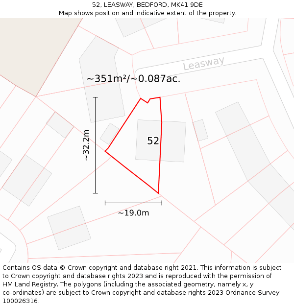 52, LEASWAY, BEDFORD, MK41 9DE: Plot and title map