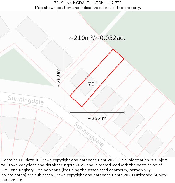 70, SUNNINGDALE, LUTON, LU2 7TE: Plot and title map
