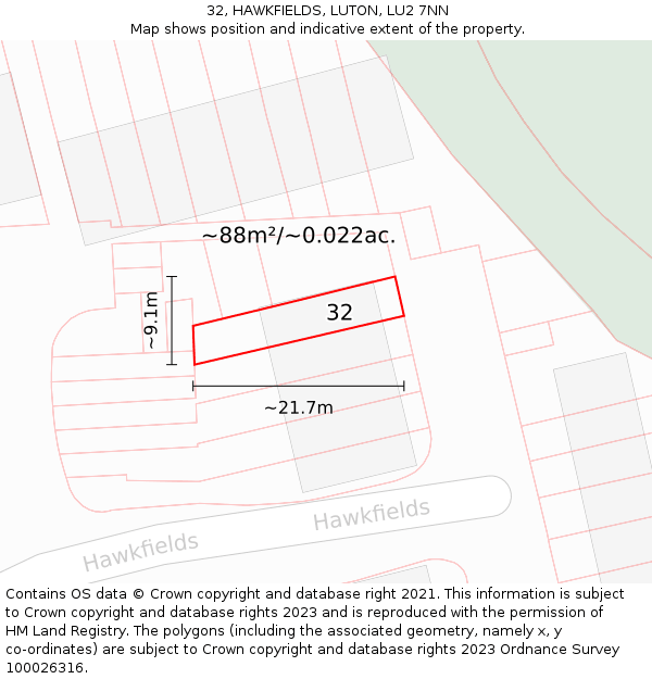 32, HAWKFIELDS, LUTON, LU2 7NN: Plot and title map