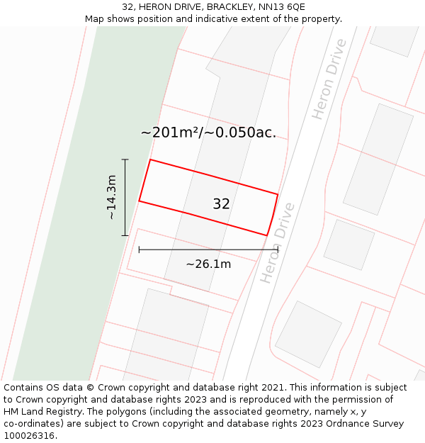 32, HERON DRIVE, BRACKLEY, NN13 6QE: Plot and title map