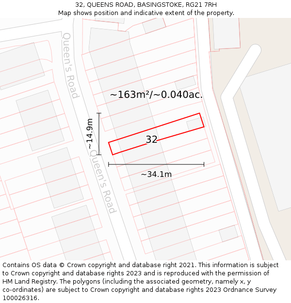 32, QUEENS ROAD, BASINGSTOKE, RG21 7RH: Plot and title map
