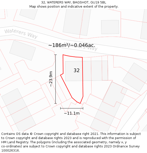 32, WATERERS WAY, BAGSHOT, GU19 5BL: Plot and title map