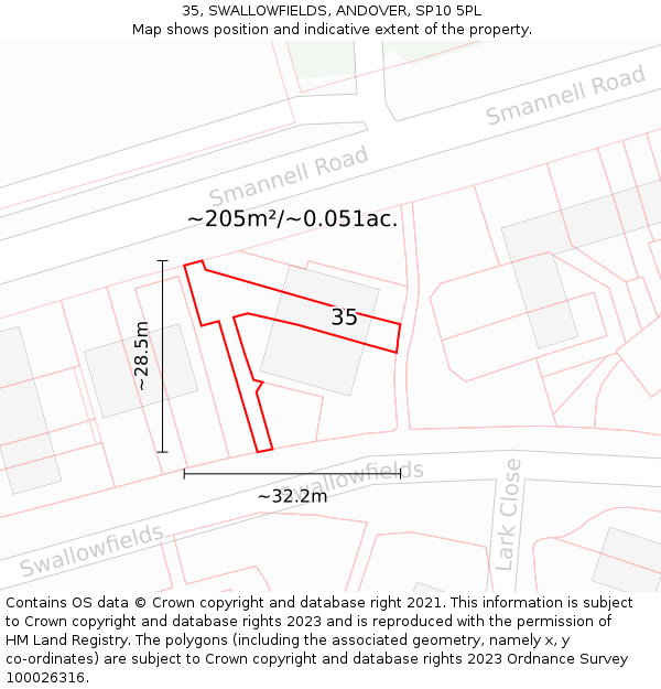 35, SWALLOWFIELDS, ANDOVER, SP10 5PL: Plot and title map