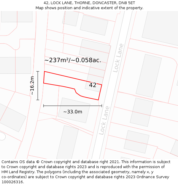 42, LOCK LANE, THORNE, DONCASTER, DN8 5ET: Plot and title map