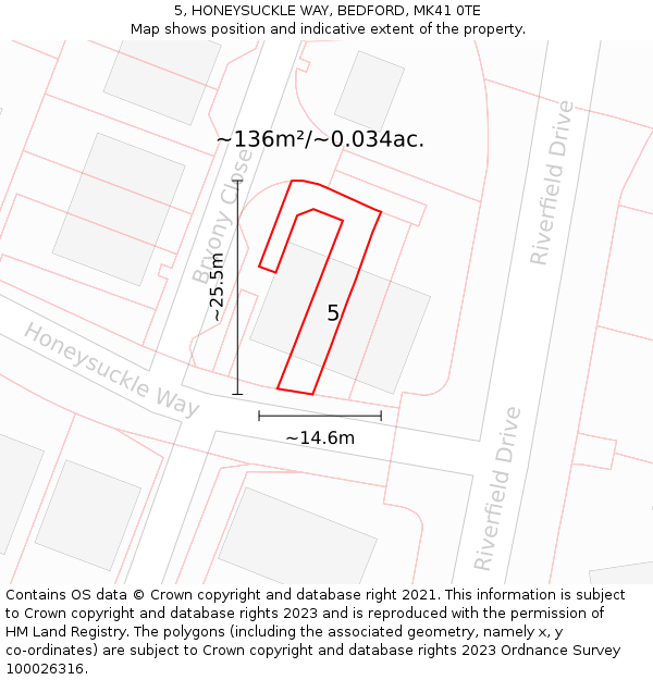 5, HONEYSUCKLE WAY, BEDFORD, MK41 0TE: Plot and title map