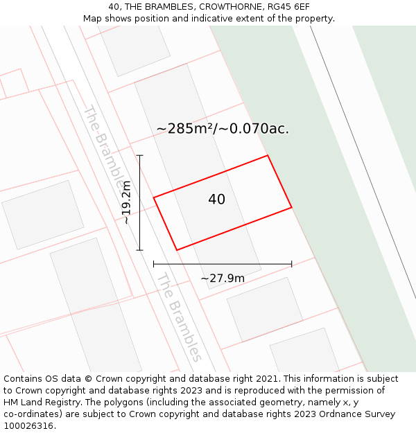 40, THE BRAMBLES, CROWTHORNE, RG45 6EF: Plot and title map