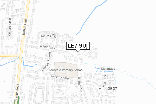 LE7 9UJ map - large scale - OS Open Zoomstack (Ordnance Survey)